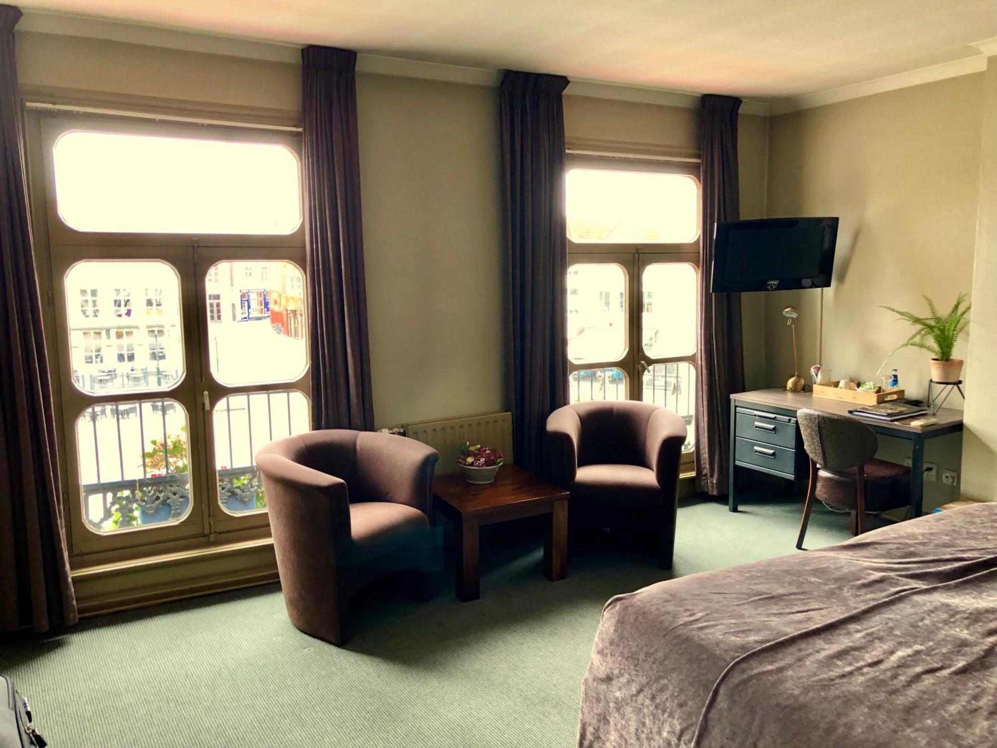 Grand Cafe Hotel De Bourgondier Bergen op Zoom Εξωτερικό φωτογραφία
